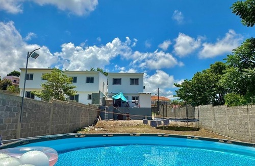 Sector 3 House | Beautiful 3 Bed Townhome in Gated Community in La Ceiba with Pool, WiFi, AC