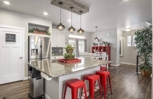 American Fork House | Beautiful 3 Bedroom Private home with easy access