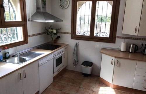 Costa Esuri House | Beautiful 3 Bedroom 2 Bathroom Town House In a Private Gated Complex & Free WiFi