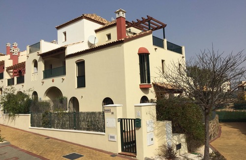 Costa Esuri House | Beautiful 3 Bedroom 2 Bathroom Town House In a Private Gated Complex & Free WiFi