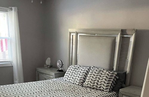 Mastic House | Beautiful 3 Bedroom Home With Pool and hot tub