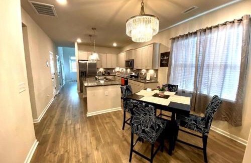 Southeast Raleigh Apartment | Beautiful 3 bedroom house