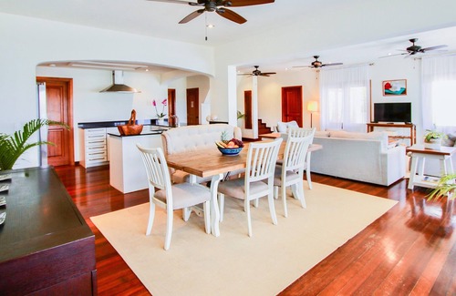 Freetown Apartment | Beautiful 3 Bedroom Suite Pool/Sea View, Resort Restaurant