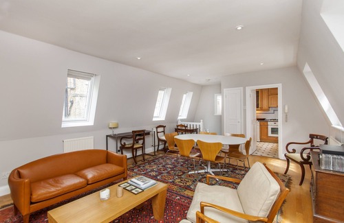 Royal Borough of Kensington and Chelsea House | Beautiful 3 bedroom Terraced Victorian Mews house