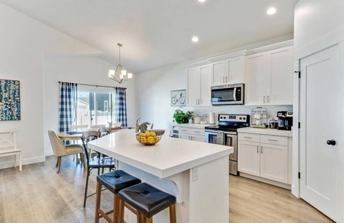 Orem House | Beautiful 3 bedrooms w/Waffles and Pets Welcome!
