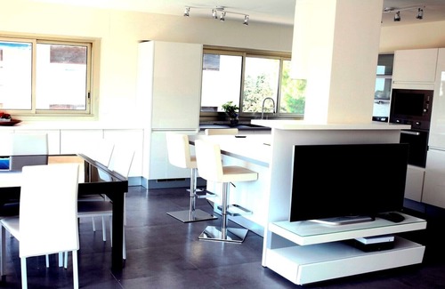 Cap-d'Antibes Apartment | BEAUTIFUL 3 ROOMS QUIET AND BRIGHT SEA VIEW