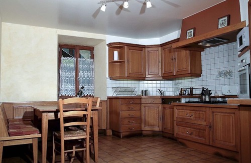 Lathuile House | Beautiful 3-star village house between mountains and Lake Annecy (1.8 km)