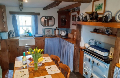 Shanavooneen Cottage | Beautiful 300 year old traditional country cottage