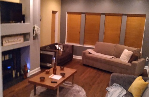 South Shore Apartment | BEAUTIFUL 4/20 FRIENDLY 2 BR 2 BA DUPLEX -TWO FLOORS - IN SIZZLING SOUTH SHORE!