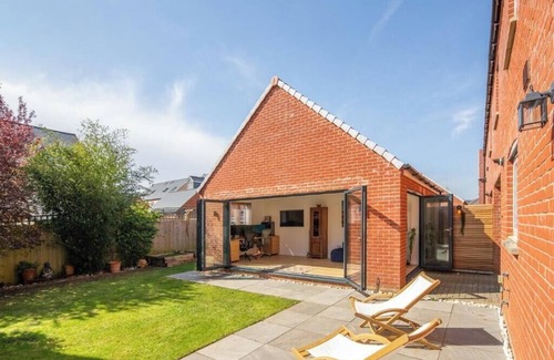 Bicester House | Beautiful 4 bed home close to Bicester Village