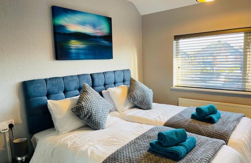 Bloxwich House | Beautiful 4-Bed House in Birmingham AIRPORT NEC