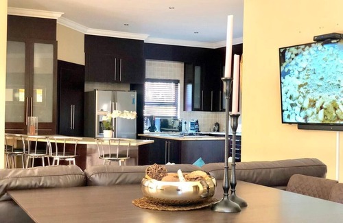 Hartbeespoort Villa | Beautiful 4 Bedroom Villa