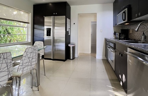 North Central Hollywood House | Beautiful 4 Bedroom 2 Bath private pool home 3 miles from Hollywood beach.