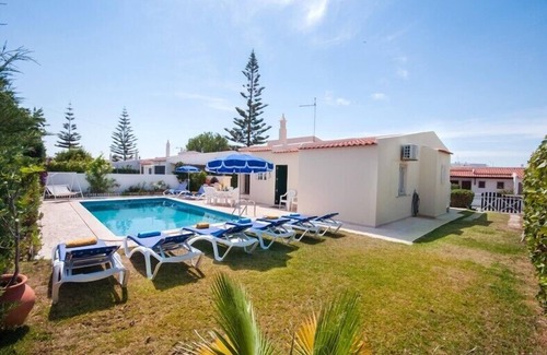 Areias de Sao Joao Villa | Beautiful 4 Bedroom Villa Silva, Private Pool, Close To The Strip And Old Town