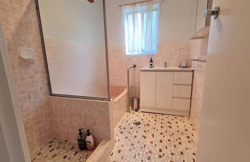 Curtin House | Beautiful 4 Bedrooms in Curtin!