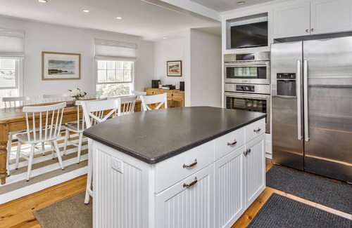 Kennebunkport House | Beautiful 4 BR House & 2 BR Cottage on Ocean Avenue near Dock Square