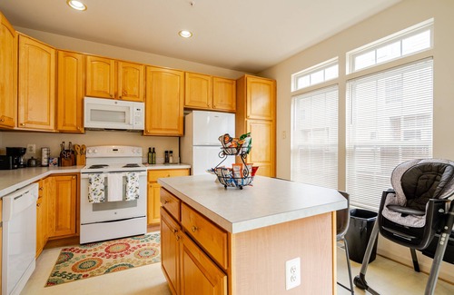 Baileys Crossroads House | Beautiful 4BR - 3.5BA - 2 Car Garage