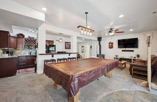 Colorado Springs Apartment | Beautiful 4br, 2 ba on 5 ac. Pvt patio, hot tub & pool table, 10 min fr USAFA