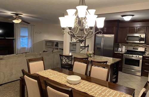 Grand Rivers House | Beautiful 5 BDR/4 Bath, 11 Beds, Sleeps 15, by Patti's w/Pool Table!