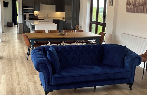 Upper Dean House | Beautiful 5 Bedroom Countryside Retreat