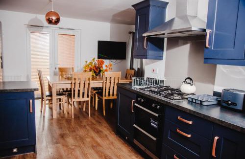Cambuslang Villa | Beautiful 5 Bedroom House in Glasgow