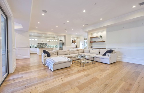 Little Armenia House | Beautiful 5 bedroom house in Los Angeles
