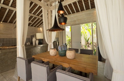 Kerobokan Villa | Beautiful 5 Star Holiday Villa in a Prime Location in Kerobokan