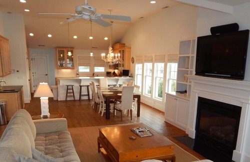 South End House | Beautiful 5 bedroom sound side home on the south end