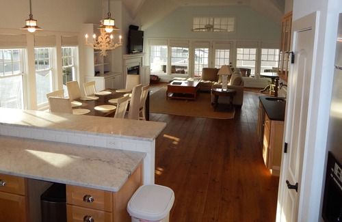 South End House | Beautiful 5 bedroom sound side home on the south end