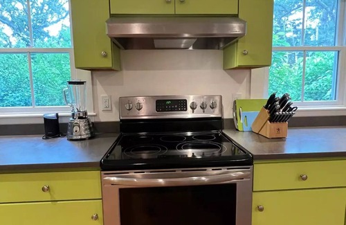 Wellfleet House | Beautiful 6 BD/3BA Private Historic Home in Pastoral Setting