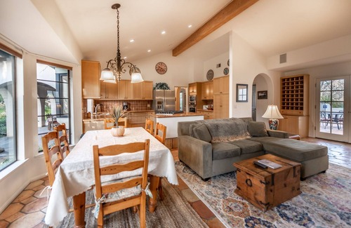Campanil House | Beautiful 6 Bedroom Estate in Quiet Neighborhood