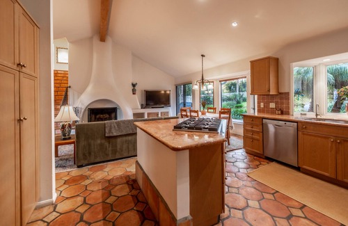 Campanil House | Beautiful 6 Bedroom Estate in Quiet Neighborhood