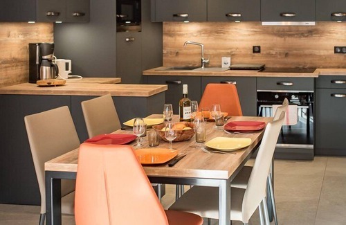 Saint-Sorlin-d'Arves Apartment | Beautiful 6-person top of the range flat with two sunny terraces in the heart of the village
