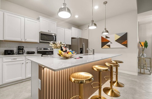 Four Corners House | Beautiful 7 Bed Pool Home with Themed Rooms-15859C