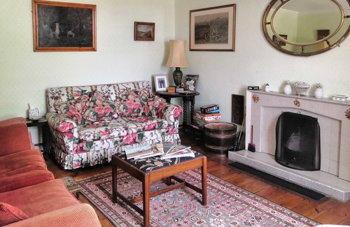 Kirriemuir House | Beautiful 8-Bed House in Angus