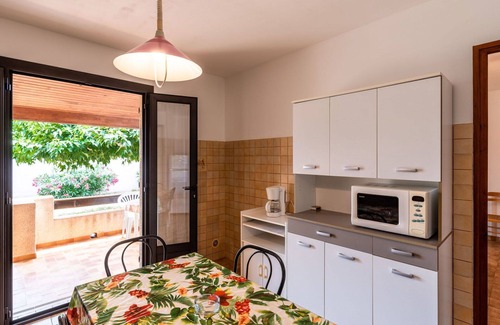 Santa-Maria-Poggio Apartment | Beautiful apartment for 4 people with WIFI, TV, terrace, pets allowed and parking