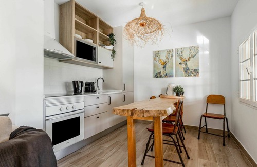 Sao Martinho Villa | Beautiful apartment in villa for 2 guests with pool, WIFI, TV, terrace and parking
