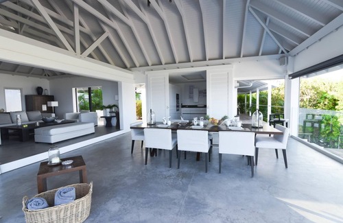 Vitet Villa | Beautiful Abby Luxury villa