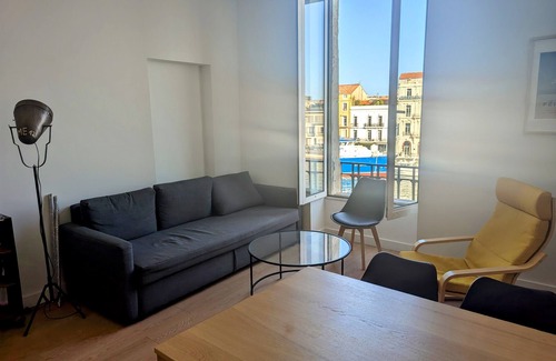 Sete Apartment | Beautiful air-conditioned 3-room apartment ideally located in the city center Canal view
