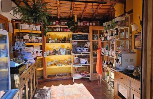 Castronuno House | Beautiful Alamedas - Una Casa Rural con una Historia Única