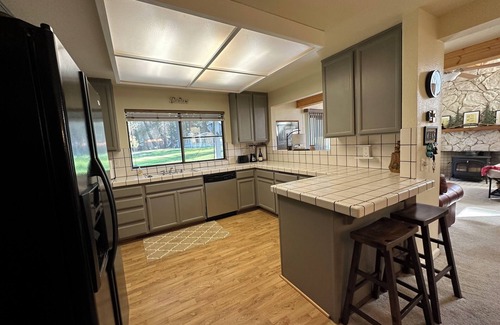 Plumas Eureka Estates House | Beautiful and Spacious Townhome on the 5th Hole of Plumas Pines Golf Course