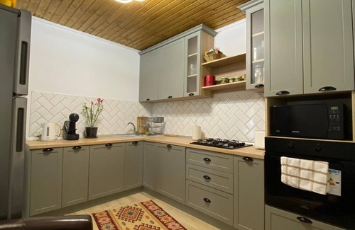 Petrosani Cabin | Beautiful and Cosy 5 Bedrooms Vila , Near Boli Cave a Unique Nature Creation