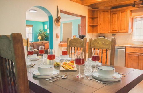 North Valley House | Beautiful and fun 5 bedroom house with a hot tub, arcade games and lots of room.