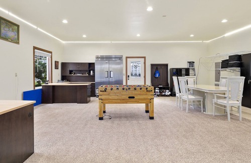 Fort Lewis House | Beautiful and Luxury Family Friendly Lakefronts Home