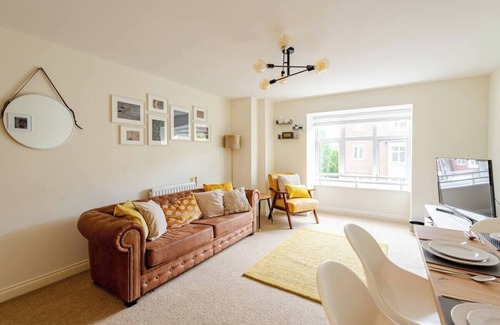 South Norwood Apartment | Beautiful and Modern 2 Bed Flat in Greater London