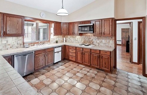 Steele Creek House | Beautiful and Serene 7BR Oasis with Private Pond