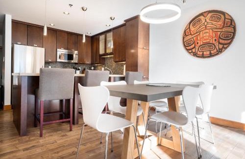 Blueberry Hill House | Beautiful and Spacious 2Br Condo by Harmony Whistler