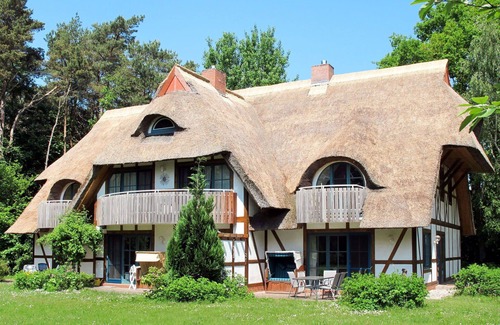 Born auf dem Darss Apartment | Beautiful apartment for 4 guests with WIFI, TV, balcony, pets allowed and parking