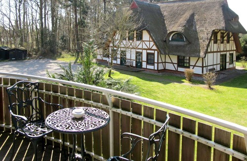 Born auf dem Darss Apartment | Beautiful apartment for 4 guests with WIFI, TV, balcony, pets allowed and parking