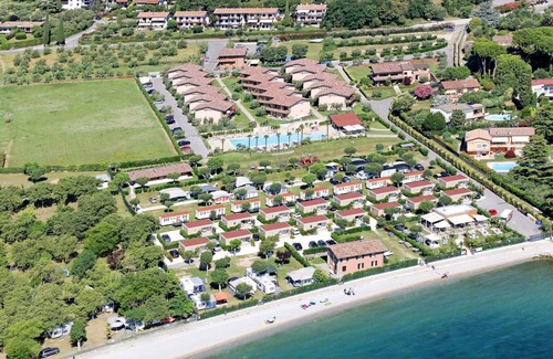 Manerba del Garda Apartment | Beautiful apartment for 5 people with A/C, pool, WIFI, TV, terrace and pets allowed